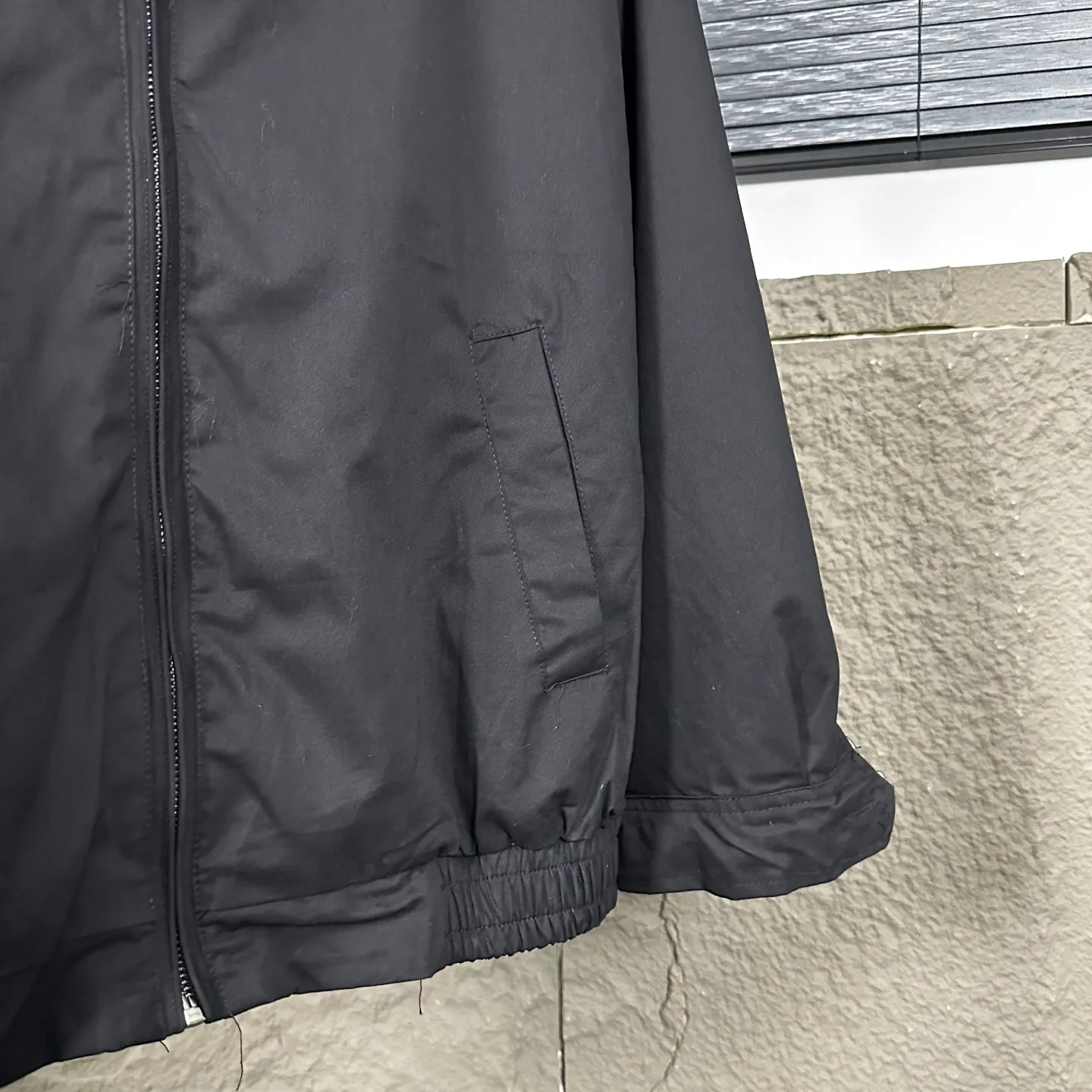 P270 Ralph Lauren/Ralph Lauren classic unisex veteran zipper jacket style number: DJ1897 Recommended by many fashion bloggers, the Harrington jacket's lapel zipper windproof design perfectly blends casual style with street trend elements, making it very suitable for neutral wear. The fabric texture of the jacket is excellent and comfortable to wear. It is a very versatile and trendy jacket. Original development, 100% pure cotton fabric, exquisite embroidery, evergreen style for all seasons, feel free to buy it, retro will never go out of style!  Color: Khaki Navy Black Size: M-XXL M L